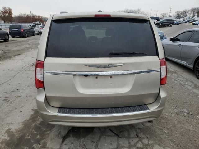 2013 Chrysler Town & Country Touring