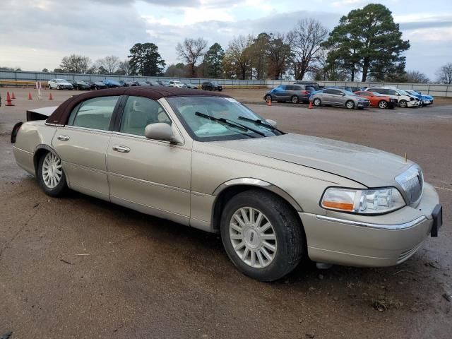 2004 Lincoln Town Car Executive