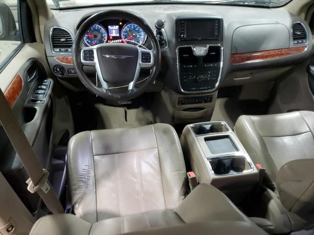 2012 Chrysler Town & Country Touring L