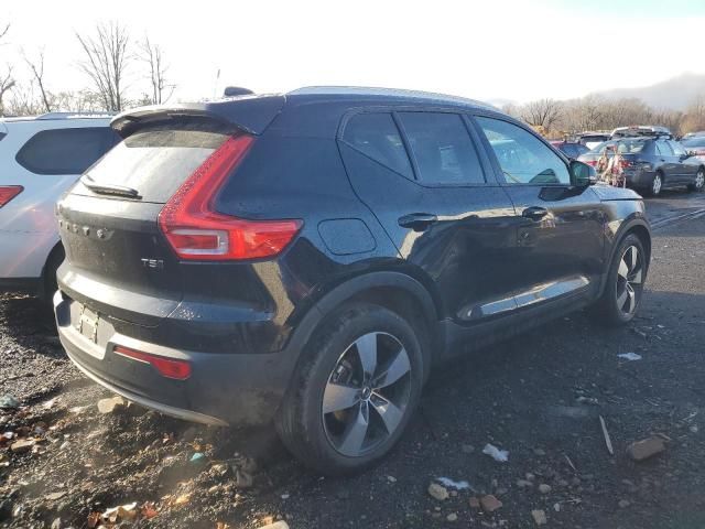 2019 Volvo XC40 T5 Momentum