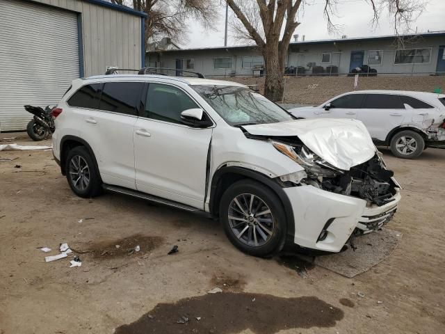 2017 Toyota Highlander SE