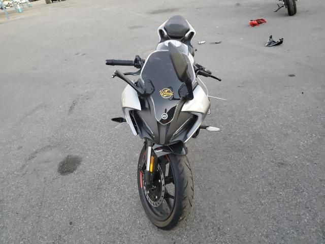 2023 Cf Moto 300SS