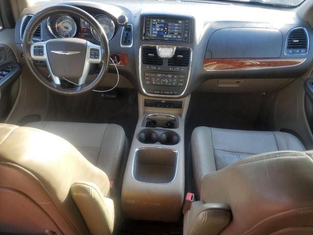 2013 Chrysler Town & Country Touring L