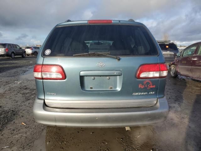 2001 Toyota Sienna LE