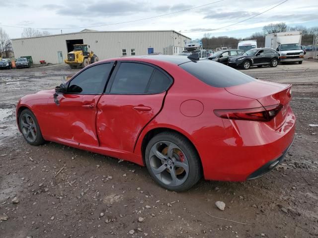 2018 Alfa Romeo Giulia Q4