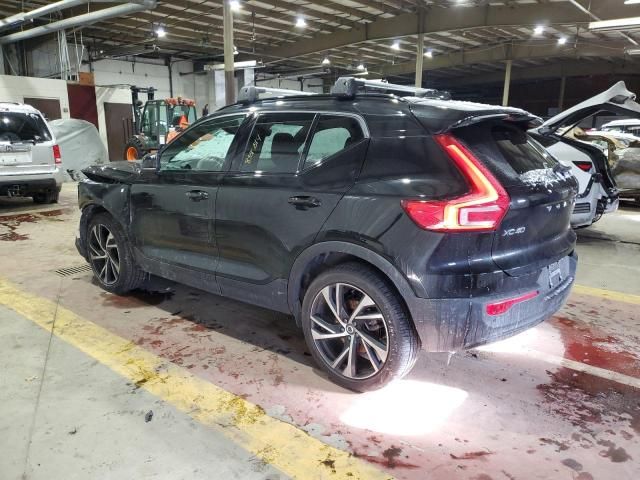 2022 Volvo XC40 T5 R-Design