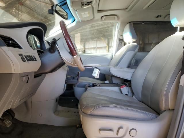 2014 Toyota Sienna XLE