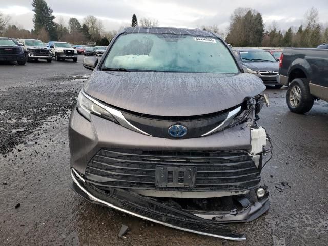 2021 Toyota Sienna XLE