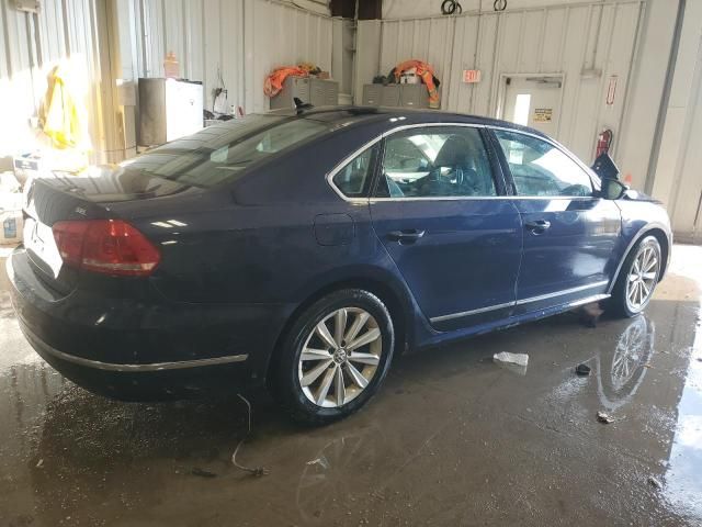 2012 Volkswagen Passat SEL