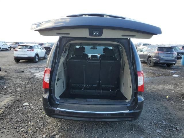 2014 Chrysler Town & Country Touring