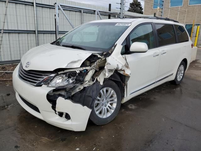 2016 Toyota Sienna XLE