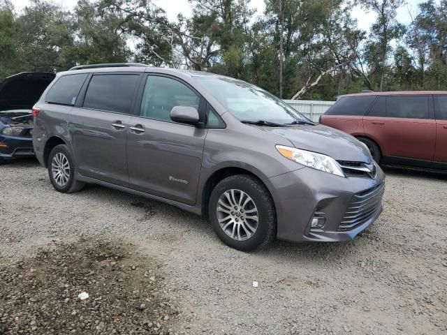 2020 Toyota Sienna XLE