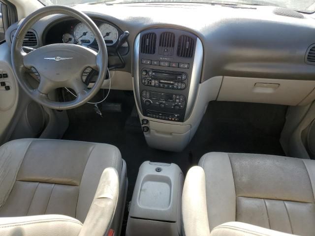 2005 Chrysler Town & Country Touring