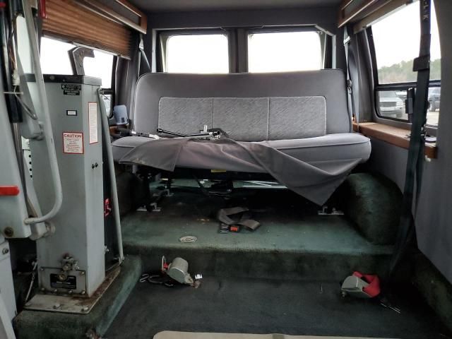 1999 Ford Econoline E150 Van