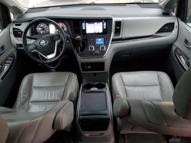 2017 Toyota Sienna XLE