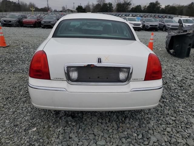 2010 Lincoln Town Car Signature Limited