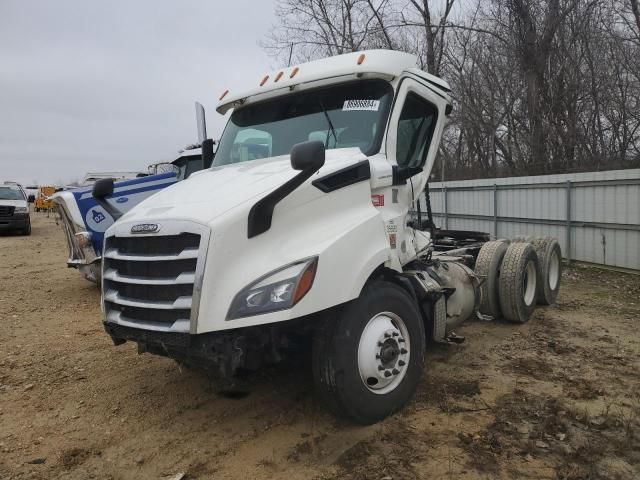 2020 Freightliner Cascadia 116