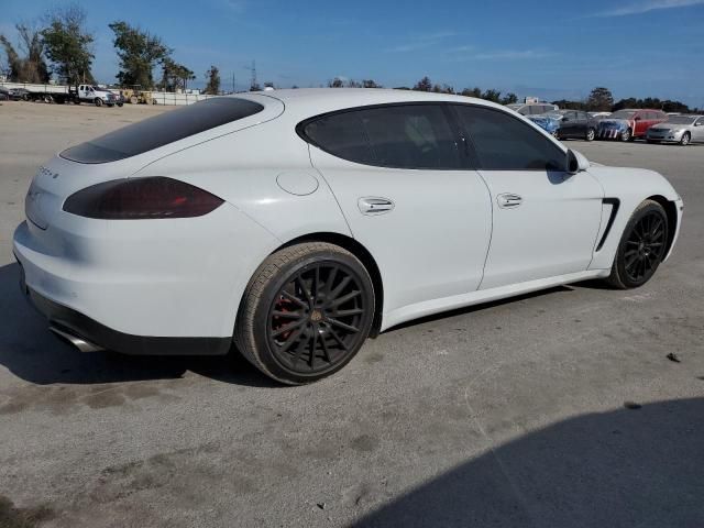 2016 Porsche Panamera 2