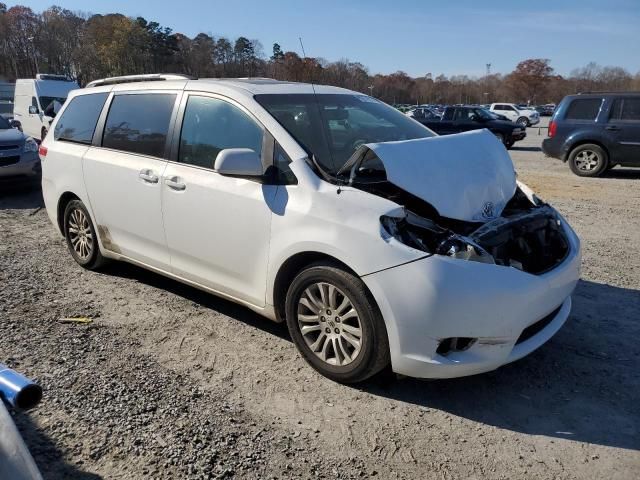 2011 Toyota Sienna XLE