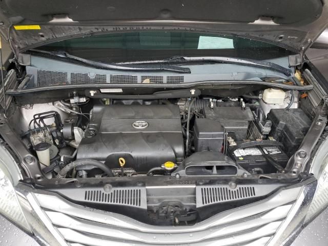 2013 Toyota Sienna XLE