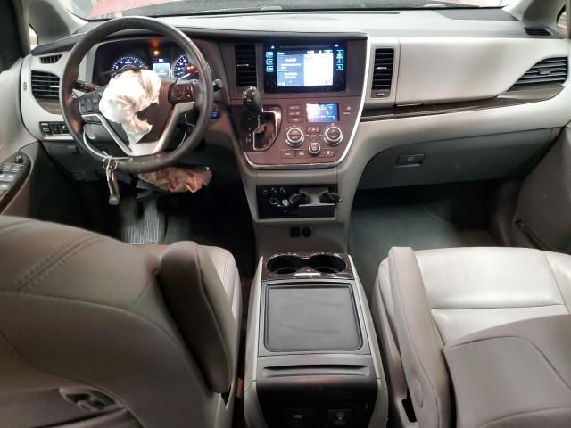 2015 Toyota Sienna XLE