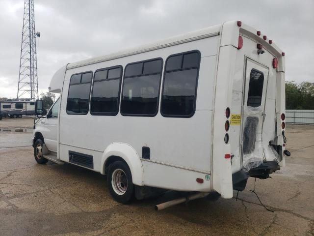 2019 Ford Econoline E450 Super Duty Cutaway Van