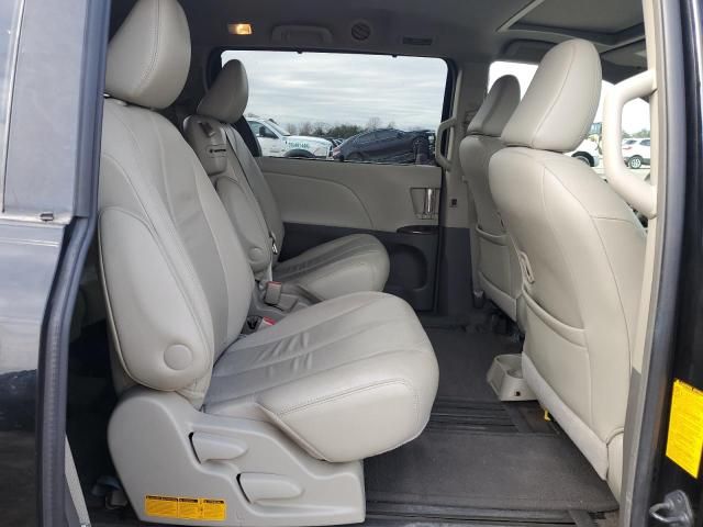 2013 Toyota Sienna XLE