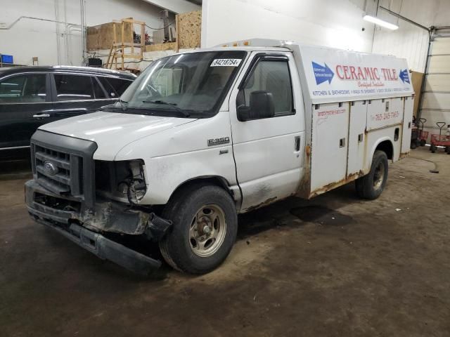 2010 Ford Econoline E350 Super Duty Cutaway Van