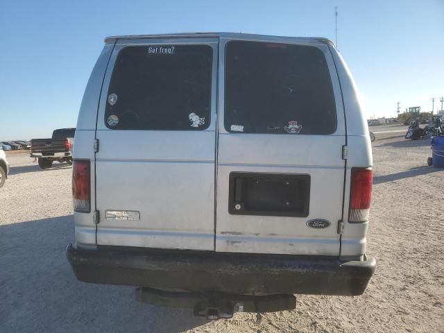 2002 Ford Econoline E350 Super Duty Wagon