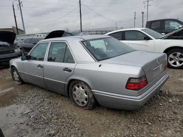 1995 Mercedes-Benz E 320 Base