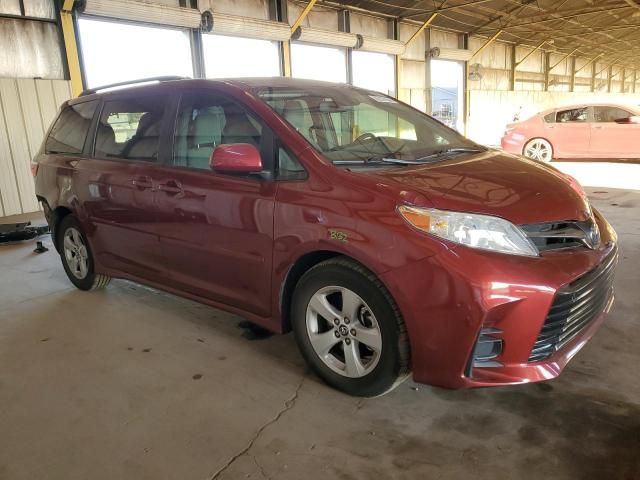 2019 Toyota Sienna LE