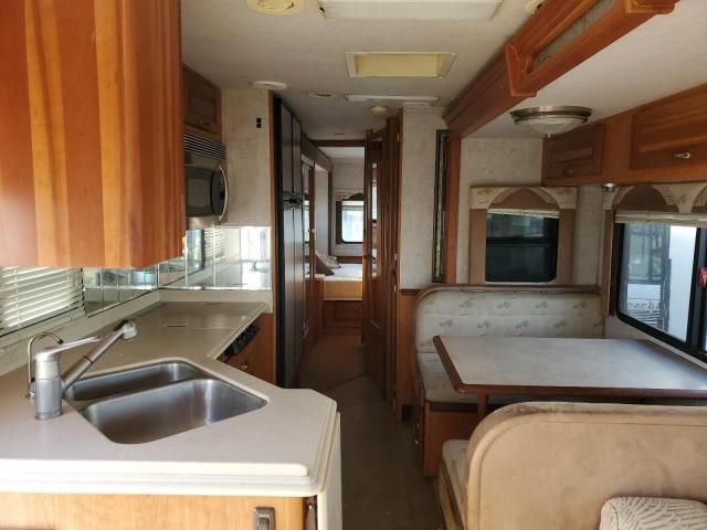 2005 Workhorse Custom Chassis Motorhome Chassis W22