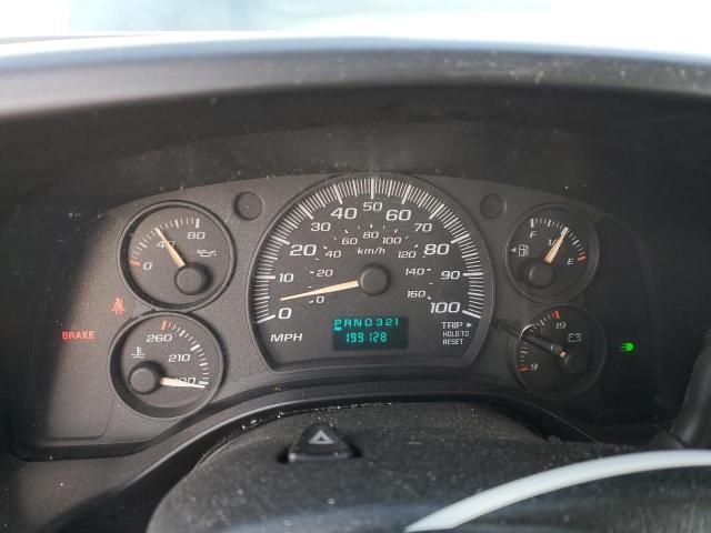 2004 Chevrolet Express G2500