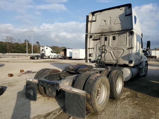 2014 Freightliner Cascadia 125