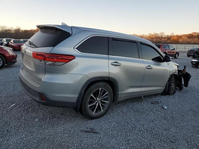 2017 Toyota Highlander SE