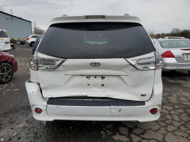 2019 Toyota Sienna SE