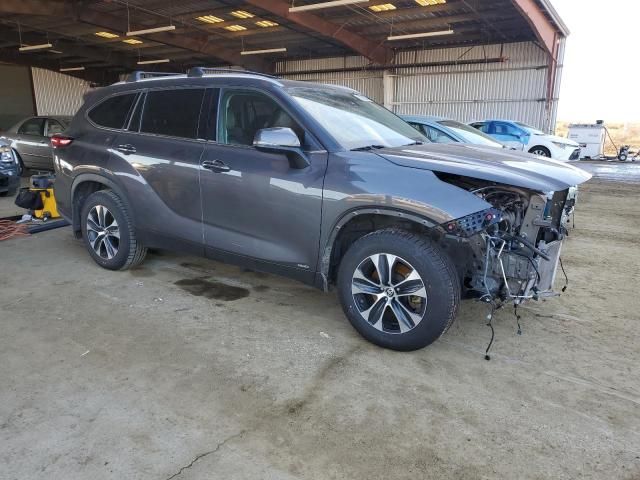 2022 Toyota Highlander Hybrid XLE