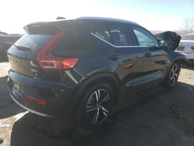 2024 Volvo XC40 Core