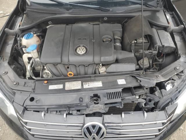 2012 Volkswagen Passat SEL