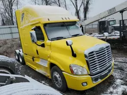 Salvage trucks for sale at Davison, MI auction: 2016 Freightliner Cascadia 125