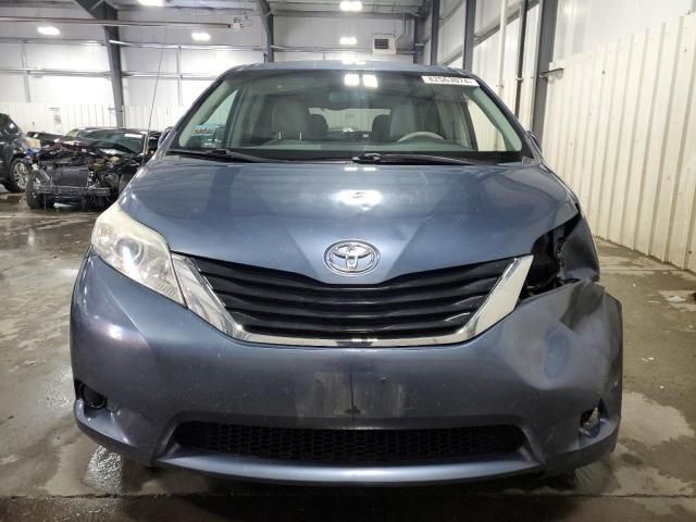 2013 Toyota Sienna LE