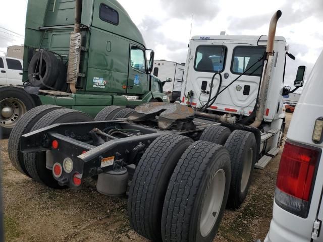 2016 Freightliner Cascadia 113