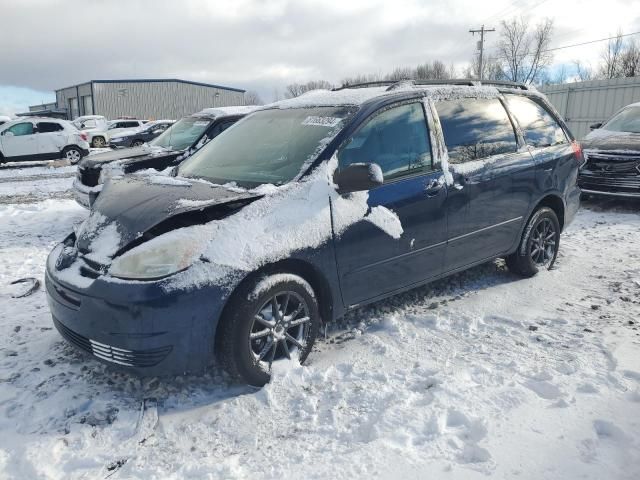 2004 Toyota Sienna LE