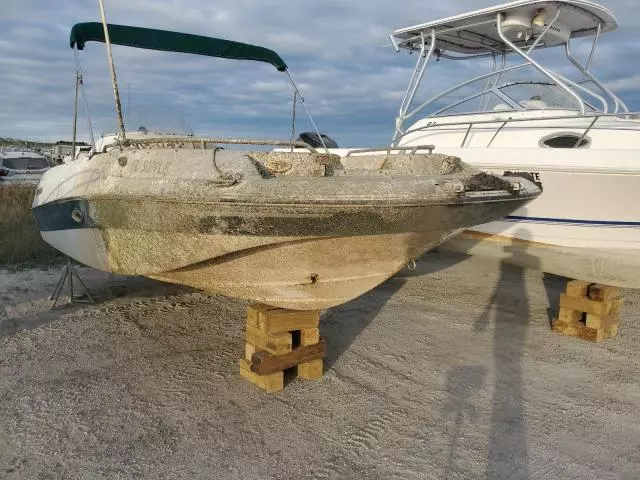 2000 Four Winds Boat