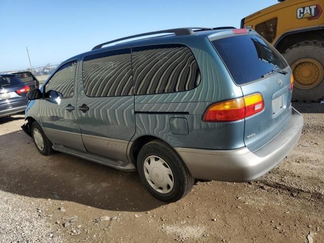 2000 Toyota Sienna CE