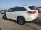 2017 Toyota Highlander SE