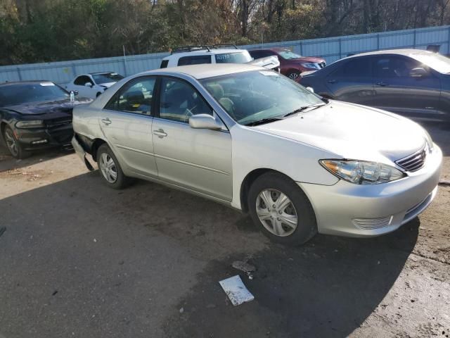 2005 Toyota Camry LE