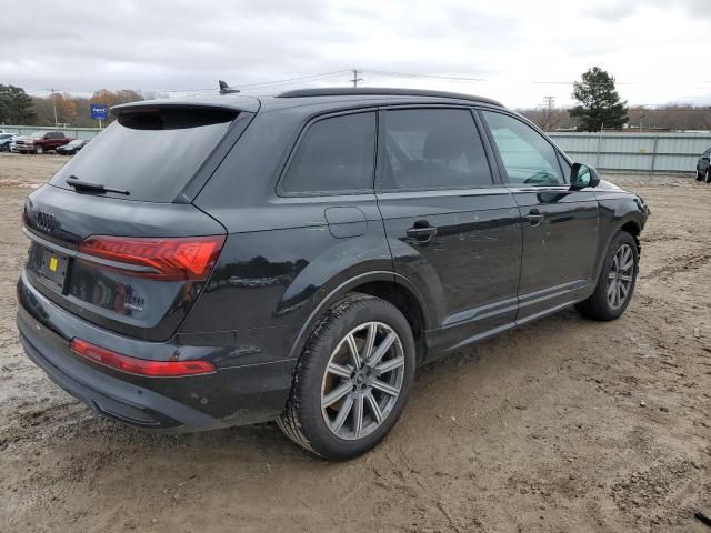 2022 Audi Q7 Premium Plus