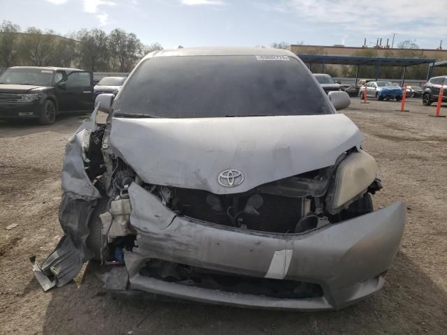 2014 Toyota Sienna LE