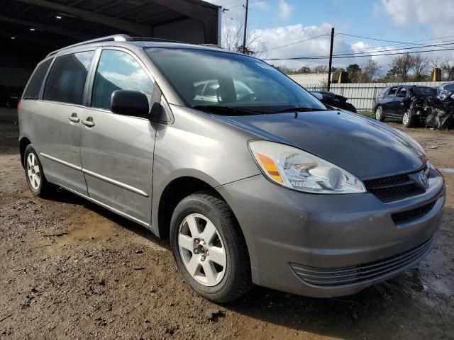 2004 Toyota Sienna CE